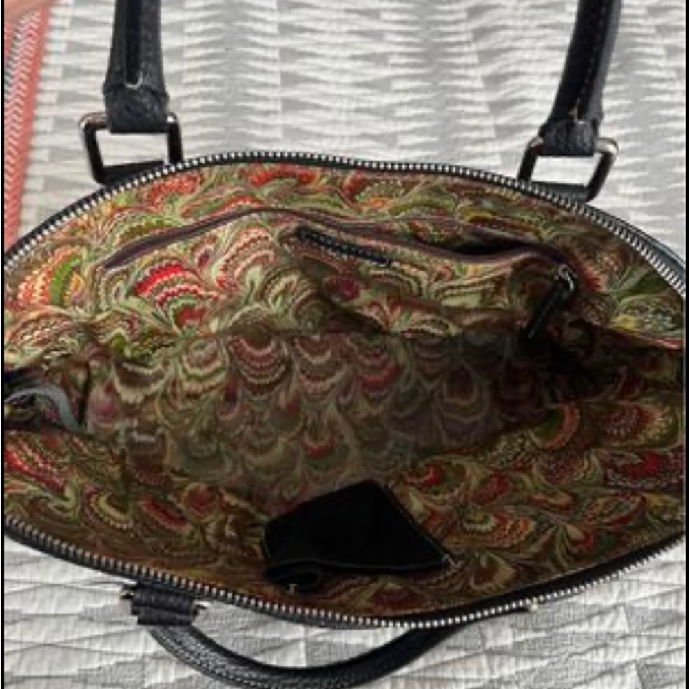 Dooney and Bourke pebble leather handbag - Picture 2 of 5